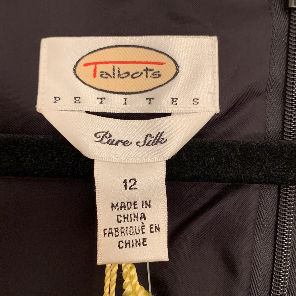 NWT 100% silk dress from Talbots. 🌟 BEST IN SHOW 🌟 - Picture 4 of 8